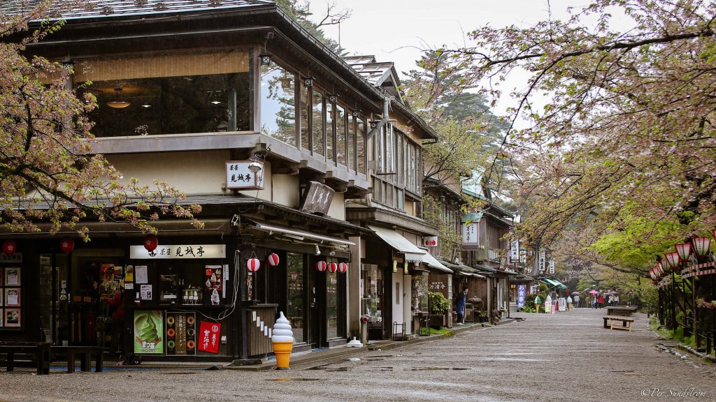 Utanför Kenroku-en i staden Kanazawa i prefekturen Ishikawa, Japan. 