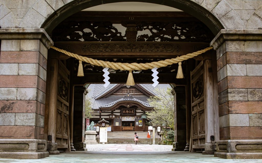 Japan, Ishikawa, Kanazawa. Helgedomen Oyama i stadsdelen Nagamachi. Shrine Oyama. Shinto.